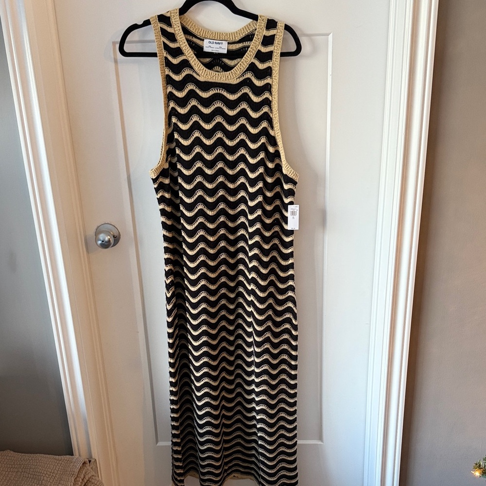 Old Navy Black and Gold Zigzag Midi Dress